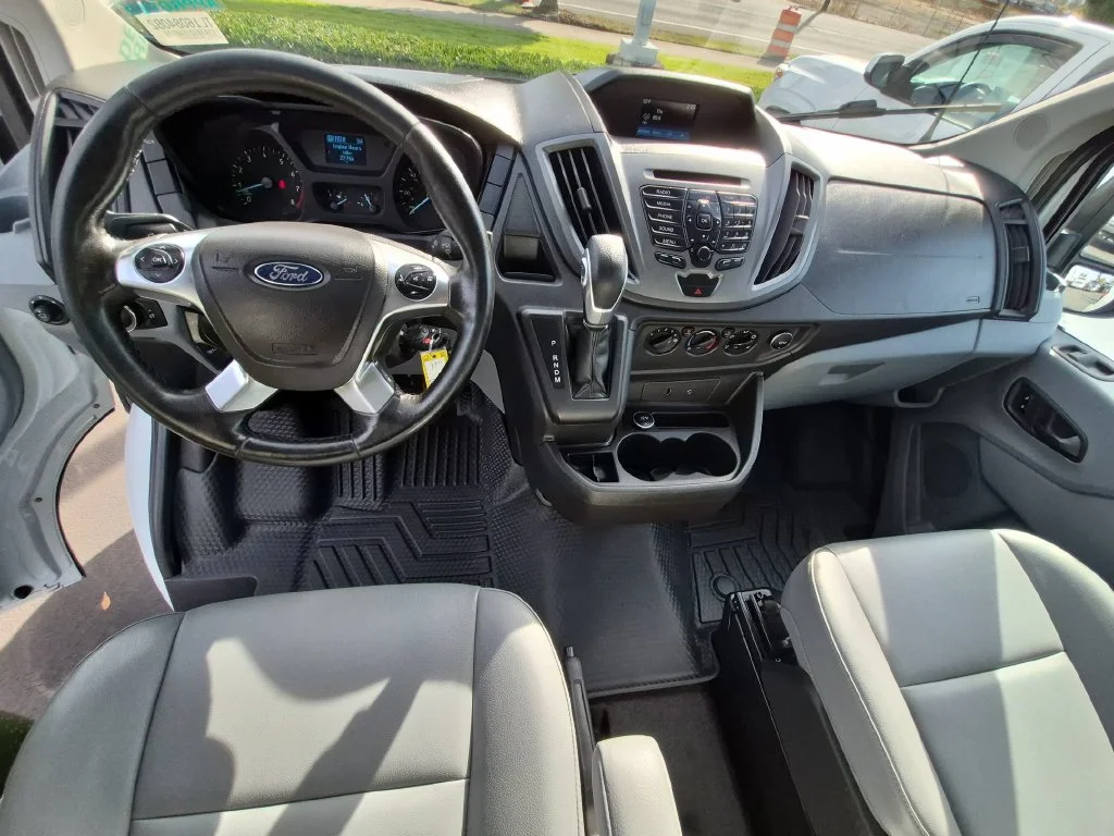 Used 2016 Oxford White Ford Base image 22