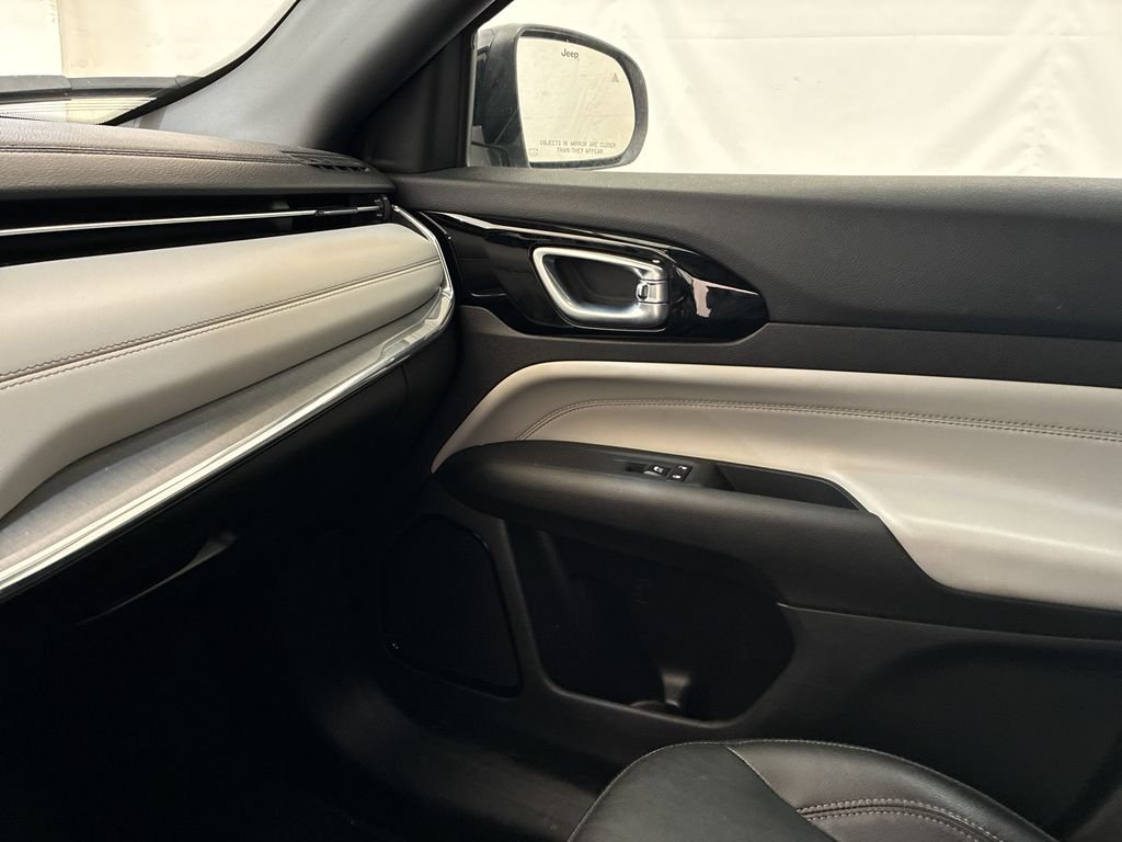 Used 2023 White Jeep Limited image 30