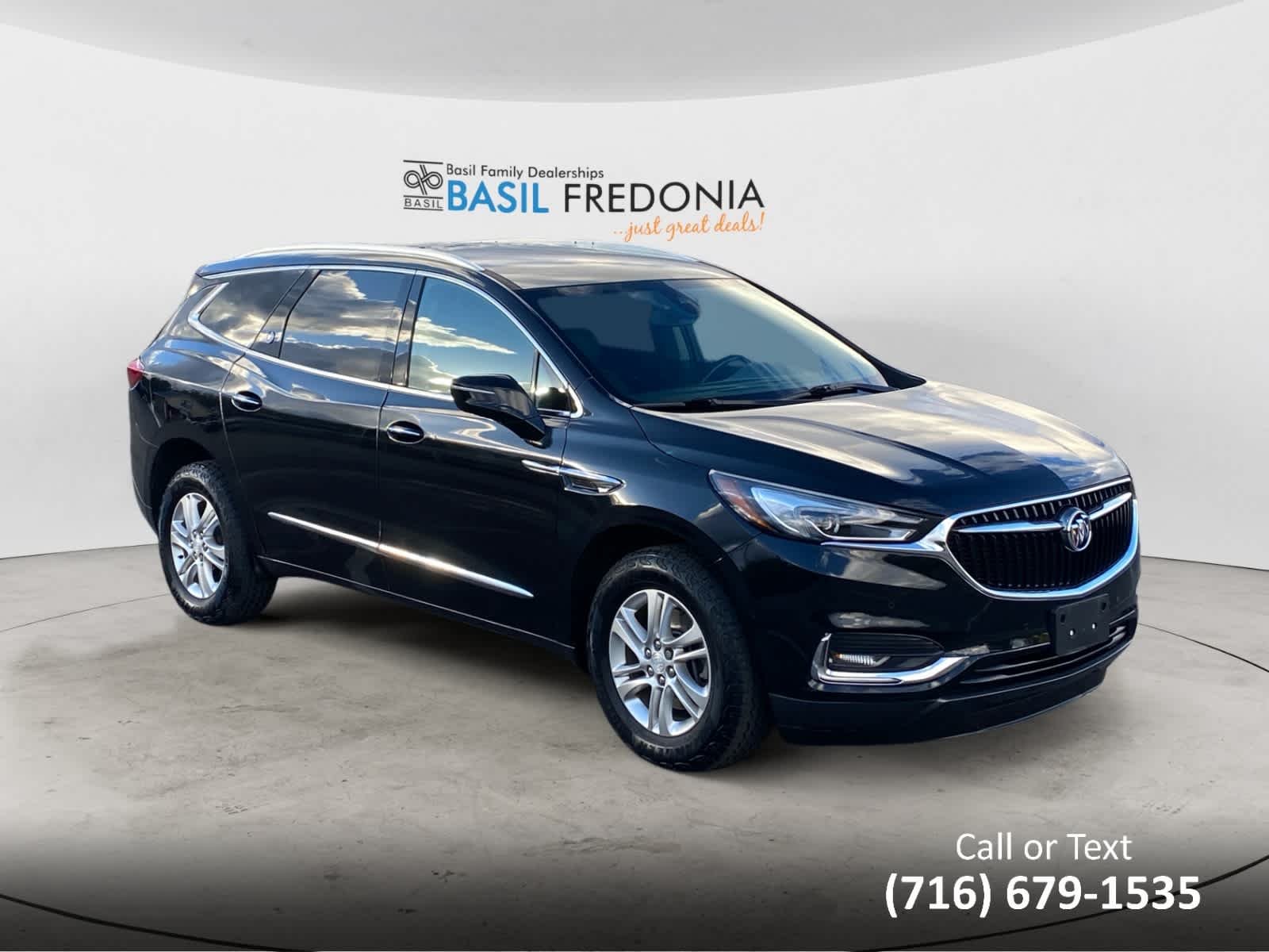 Used 2018 Includes Spectra Gray lower exterior accent color.) Buick Premium image 11