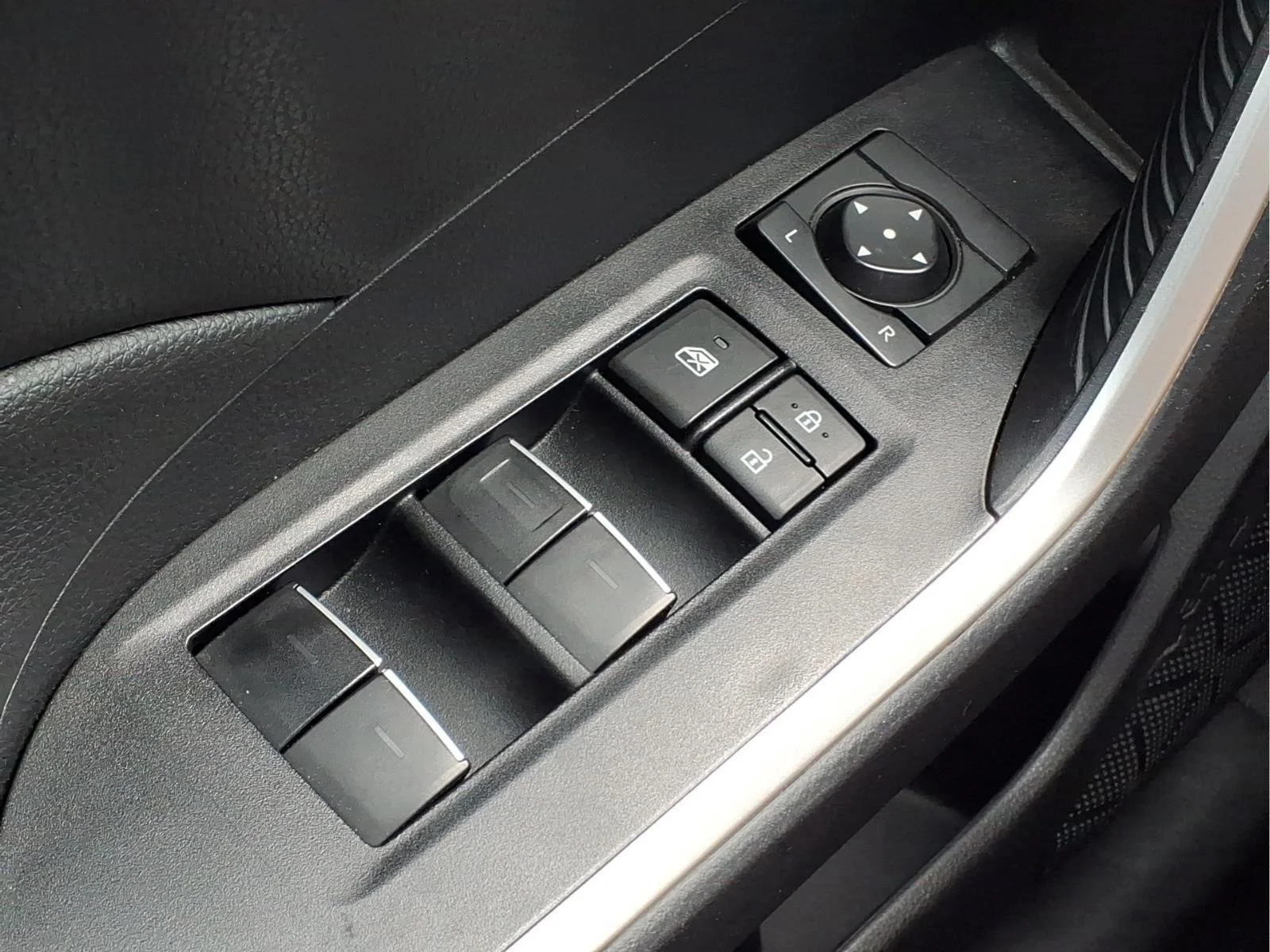 Certified Used 2025 White Toyota XLE image 18