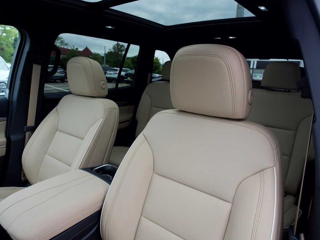 New 2027 Iridescent White Tricoat Buick Preferred image 11