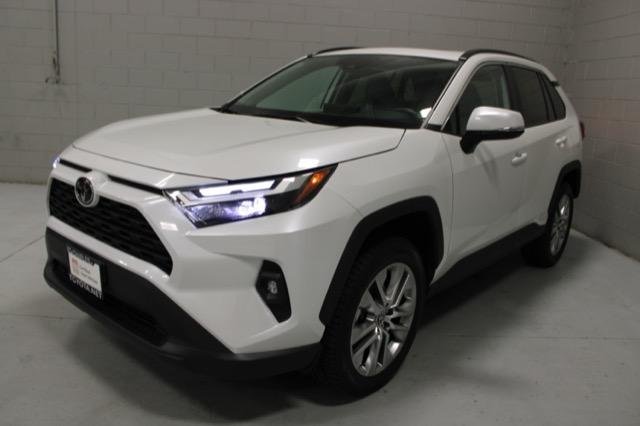 Certified Used 2024 WIND CHILL PEARL Toyota  image 3