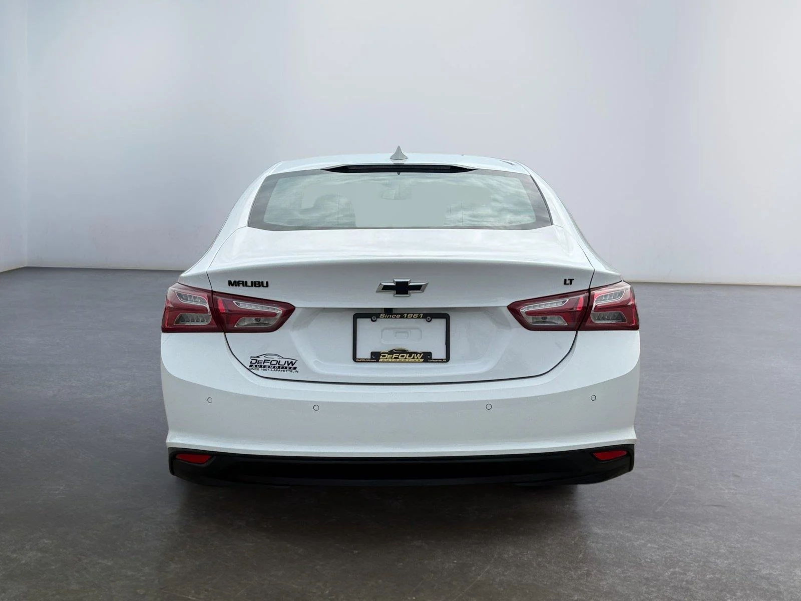 Used 2024 Summit White Chevrolet 1LT image 4
