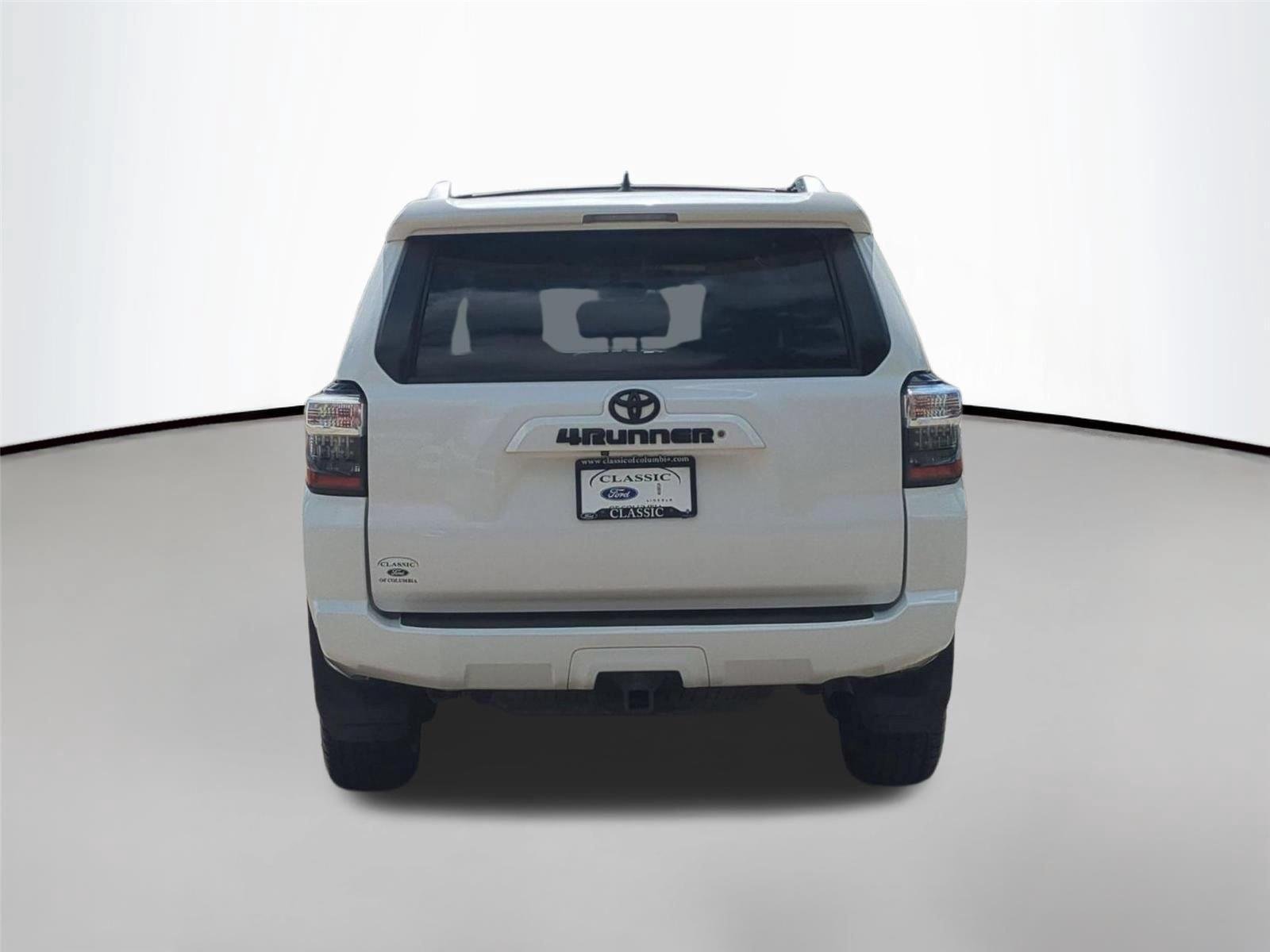 Used 2017 Super White Toyota SR5 image 4