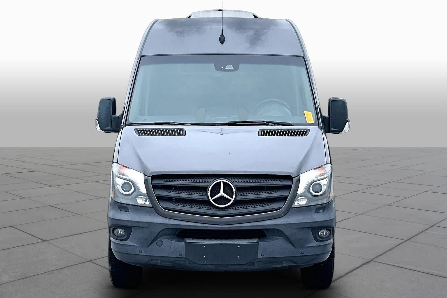 Used 2018 Graphite Gray Metallic Mercedes-Benz  image 3
