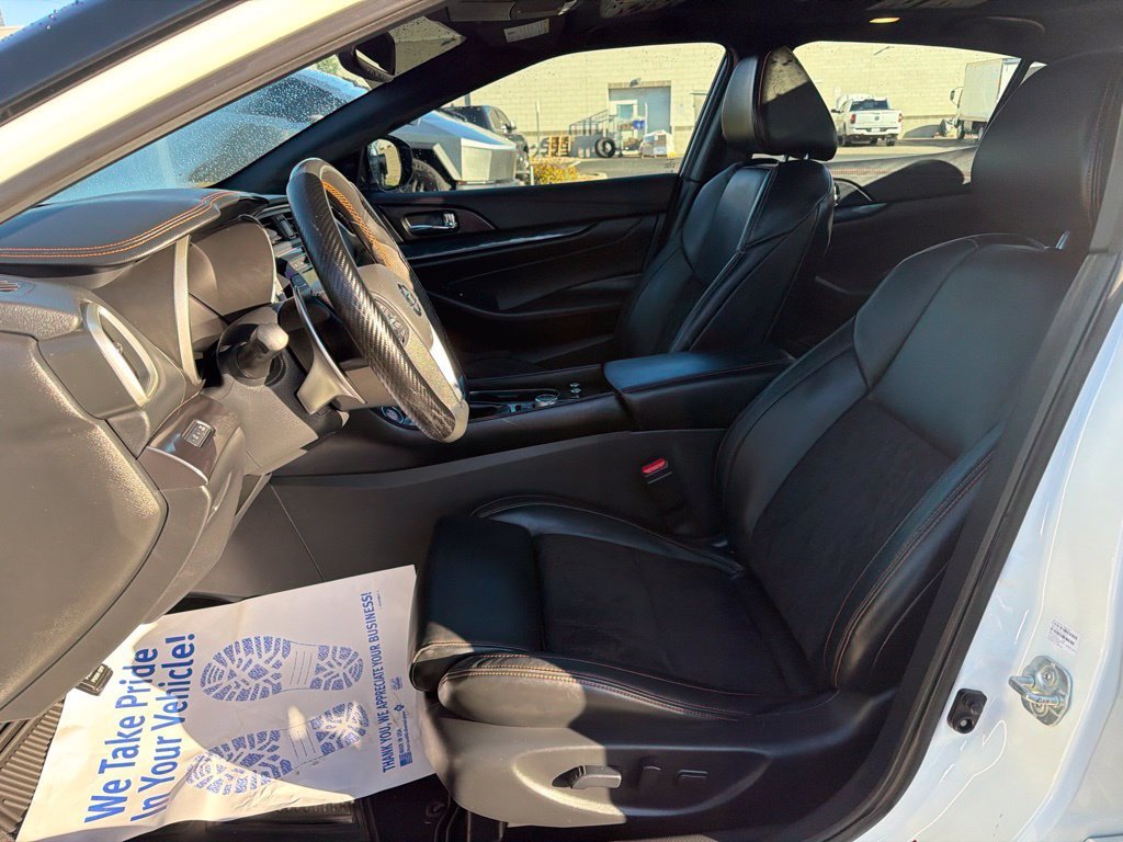 Used 2019 White Nissan SR image 10