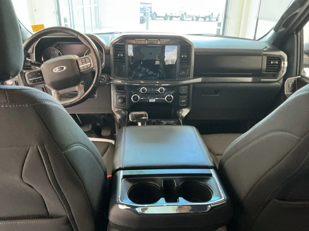 Used 2022 Silver Ford XLT image 11