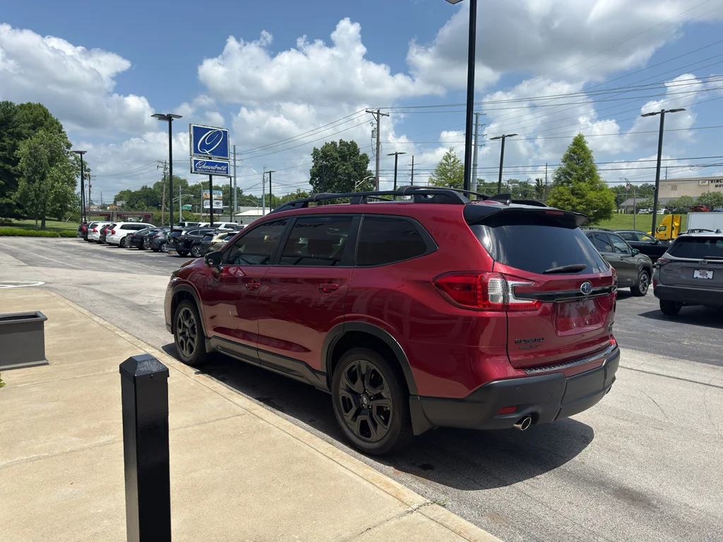 Used 2023 Crimson Red Pearl Subaru Onyx Edition Limited image 5