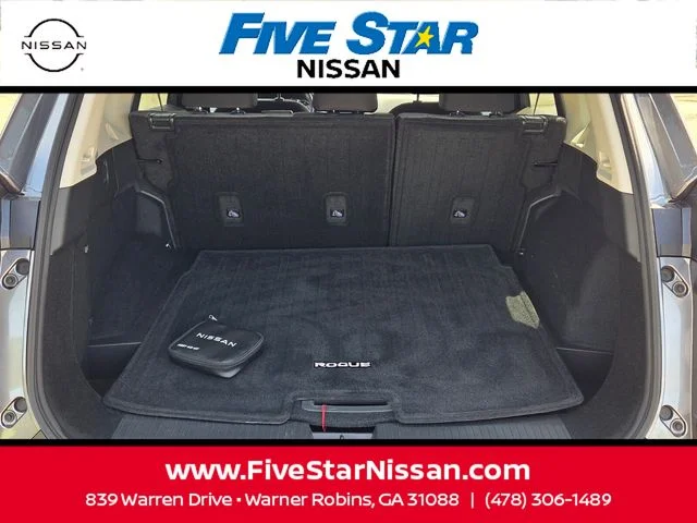 Used 2021 Gray Nissan S image 11