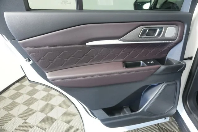 New 2027 Star White Metallic Tri-Coat Ford Platinum™ image 29