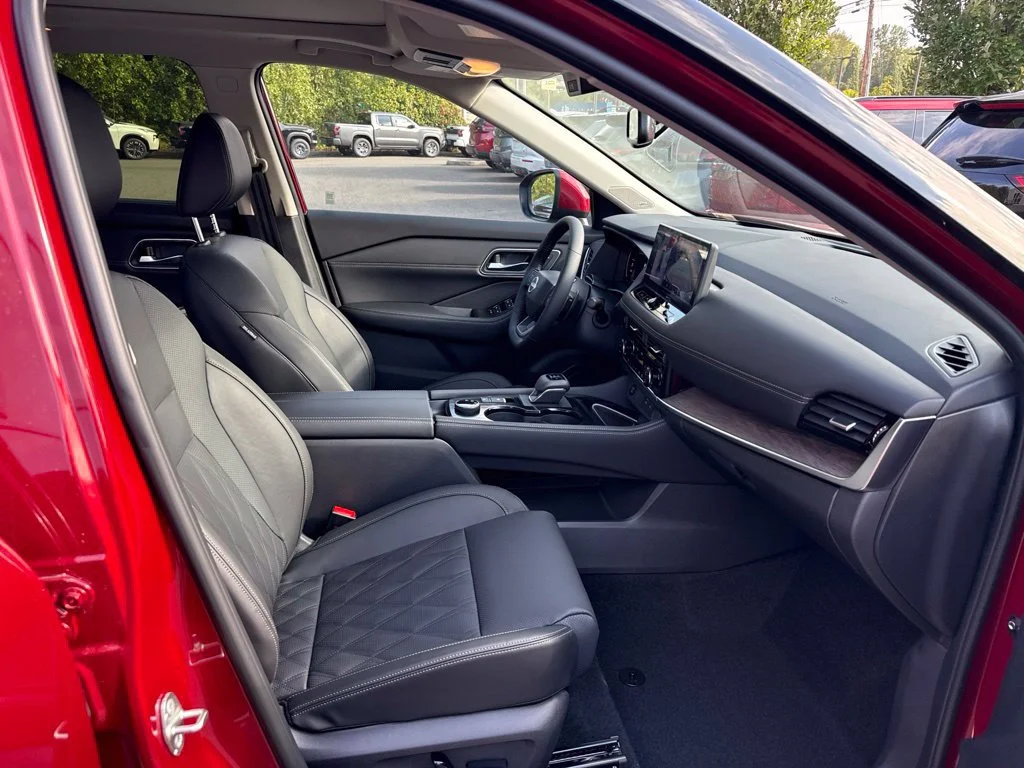2026 Nissan Rogue Platinum - Photo 9