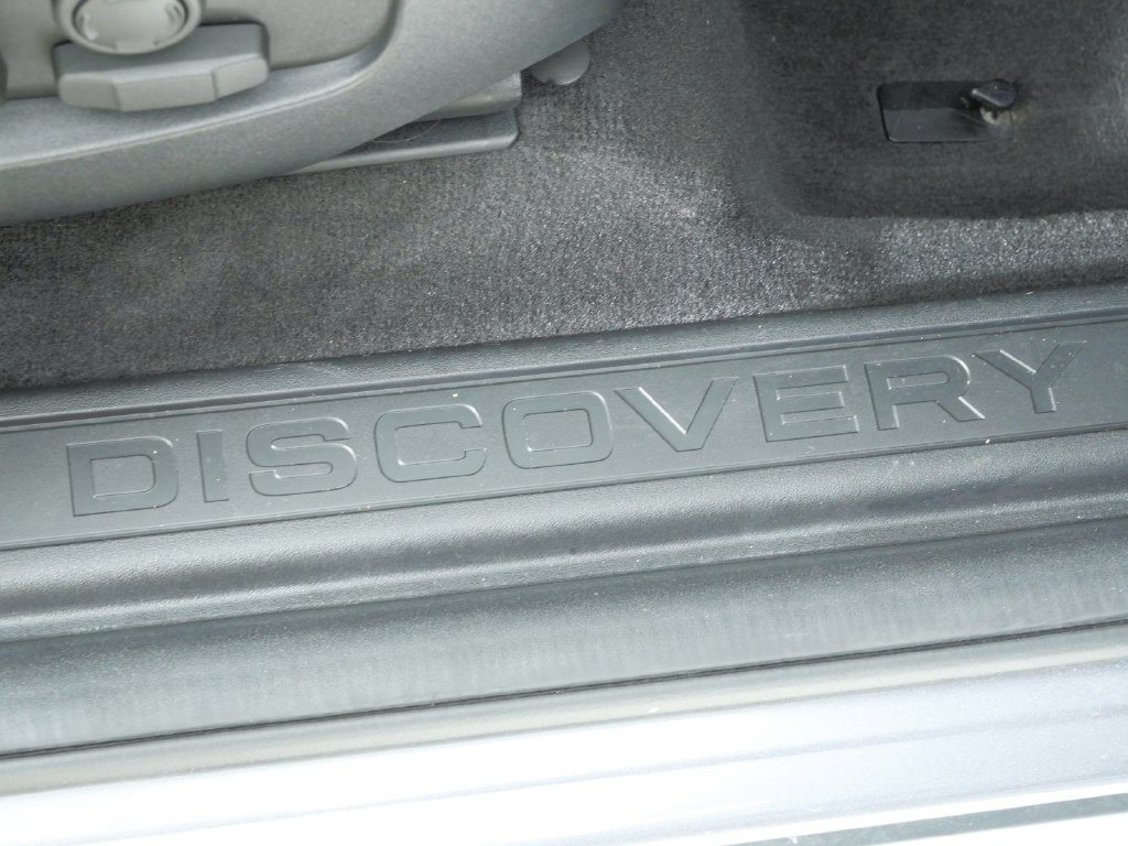 Used 2024 Gray Land Rover S image 24