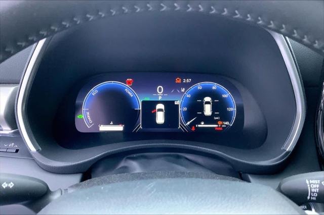 Certified Used 2025 WIND CHILL PEARL Toyota  image 25