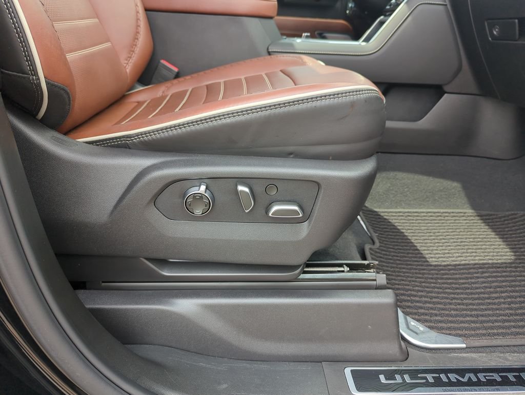 Used 2025 Black GMC Denali Ultimate image 39