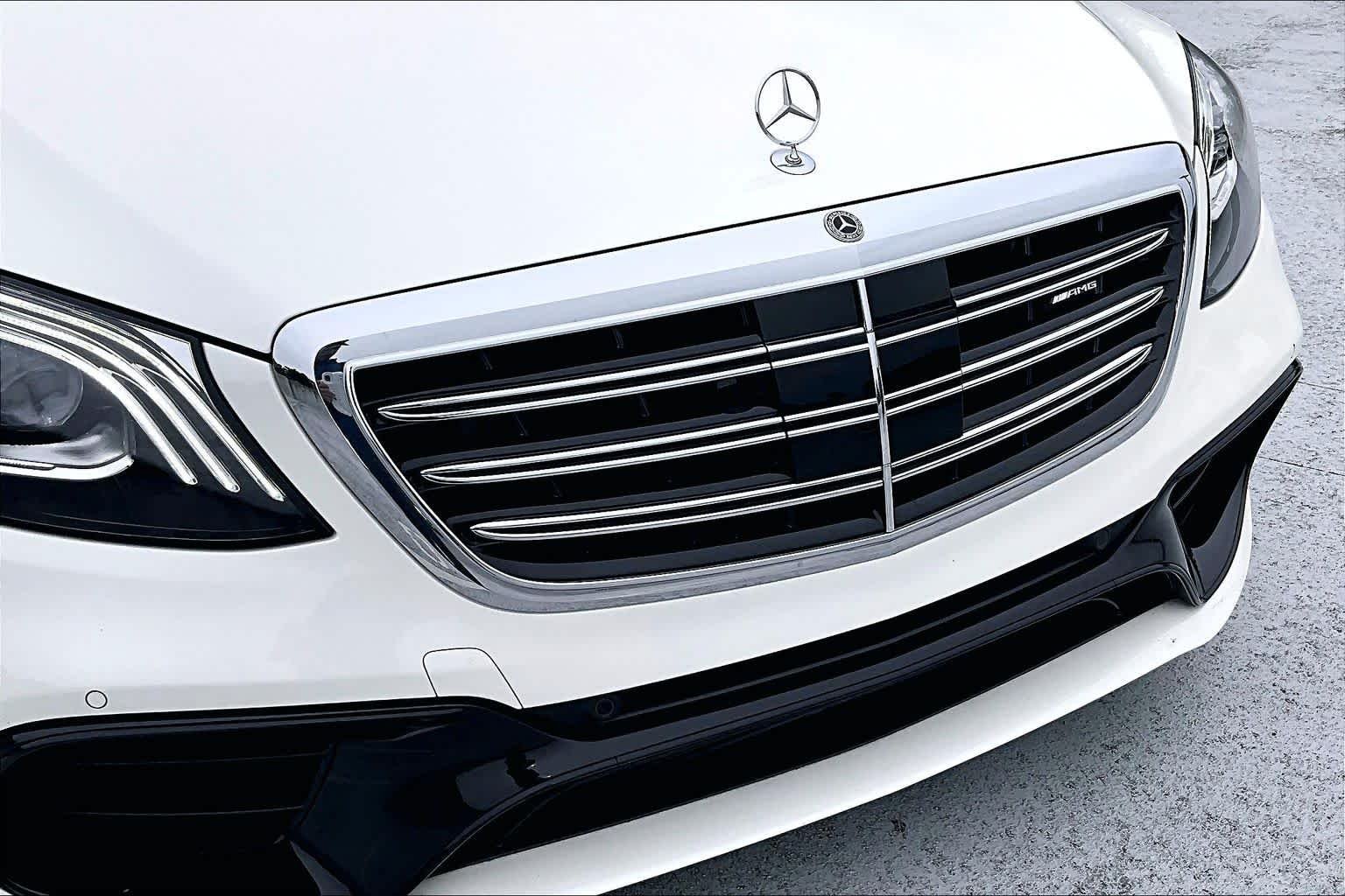 Used 2020 designo Diamond White Mercedes-Benz AMG® S 63 image 29