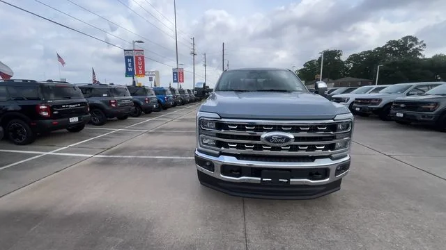 New 2026 Glacier Gray Metallic Tri-Coat Ford Lariat image 4