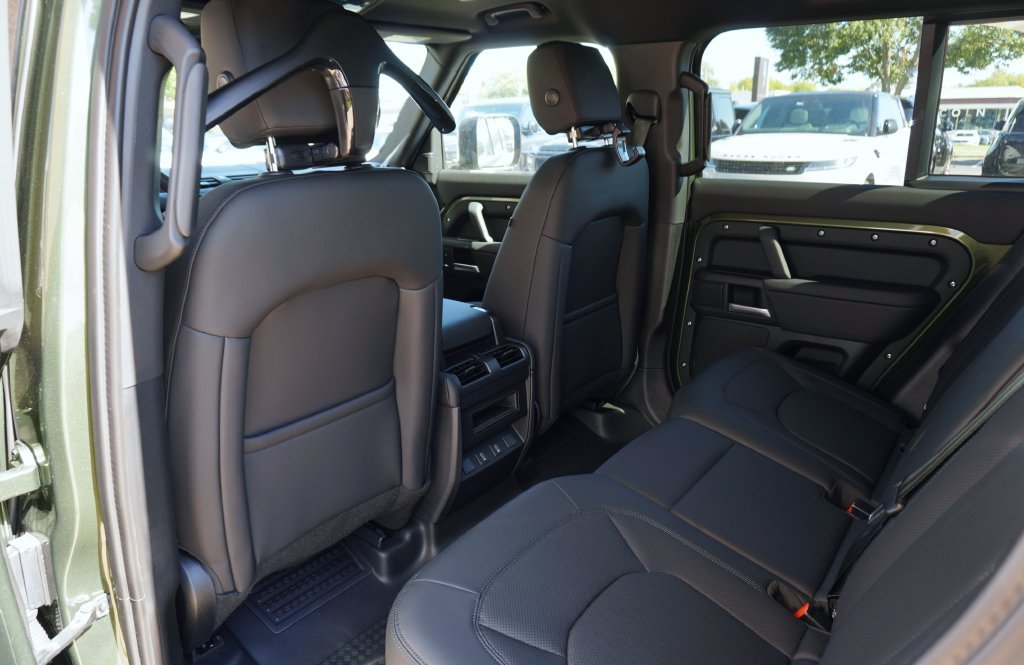 New 2026 Woolstone Green Land Rover S image 28