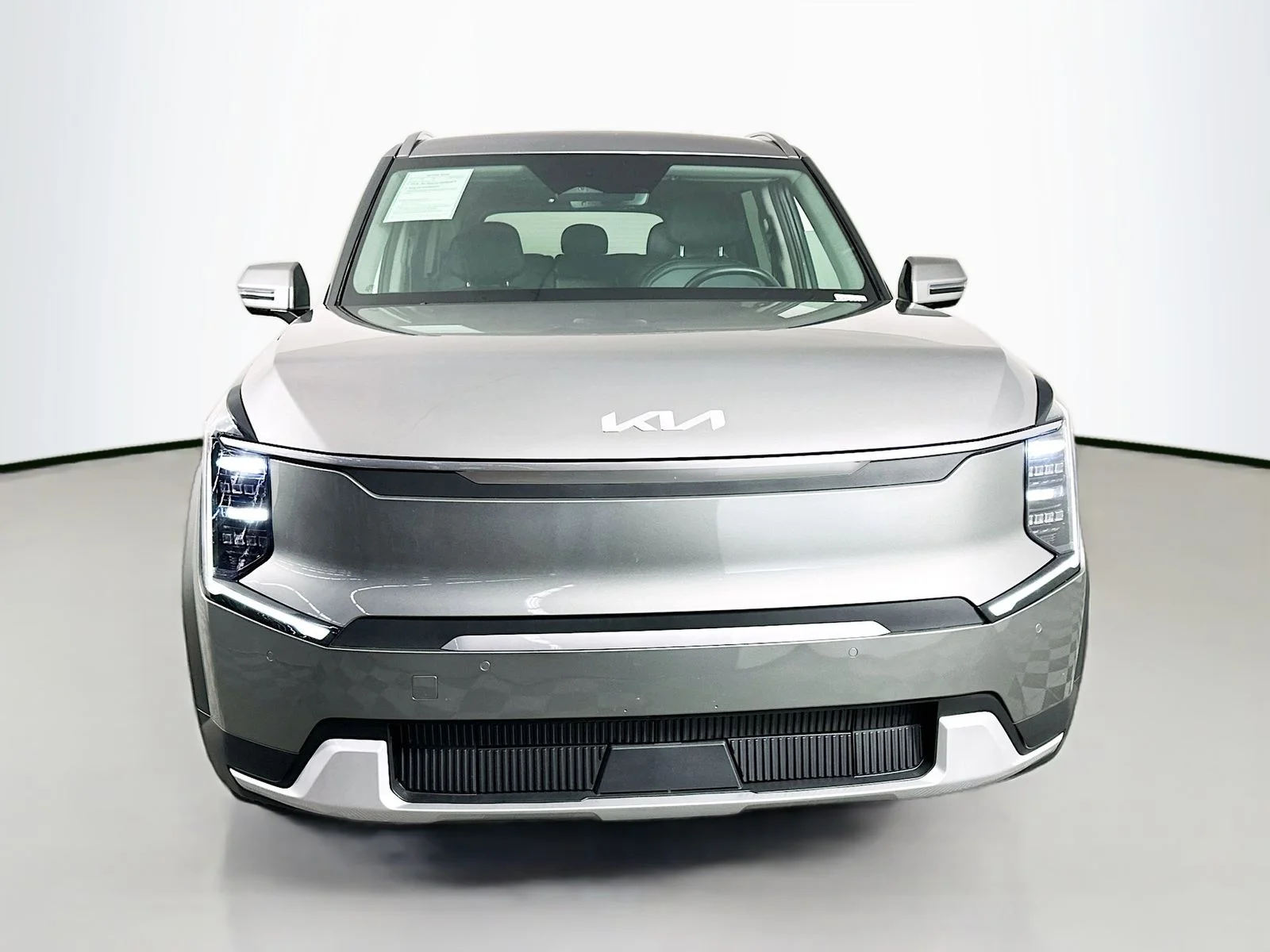 Used 2024 Kia EV9 Wind with VIN KNDAFFS51R6018726 for sale in Portland, OR