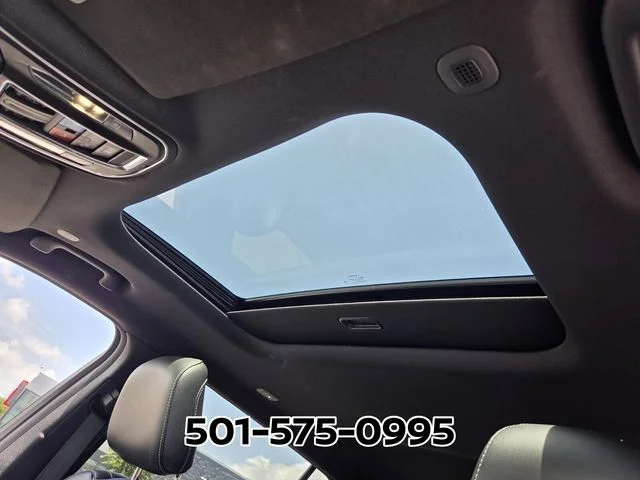 Used 2023 Red Jeep Altitude image 10