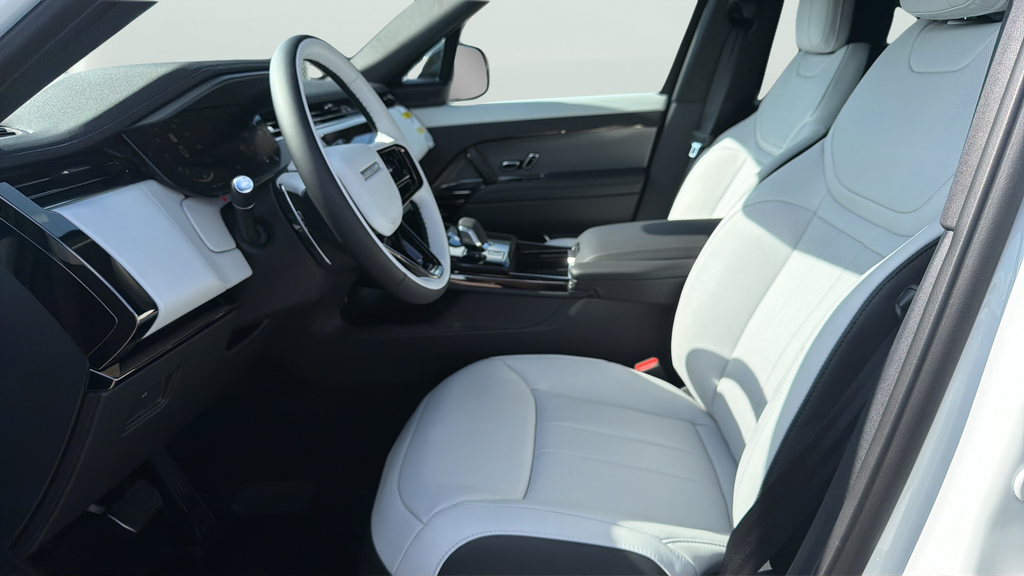 New 2026 Fuji White Land Rover Dynamic SE image 17