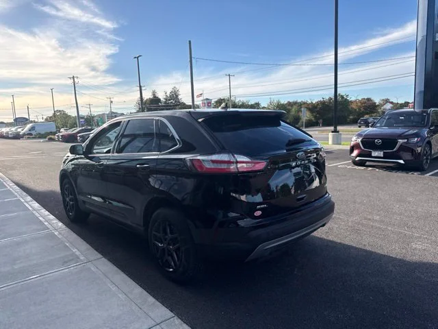 Used 2024 Black Ford SEL image 5