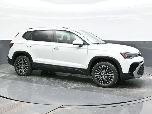 2025 Volkswagen Taos SE - Photo 7