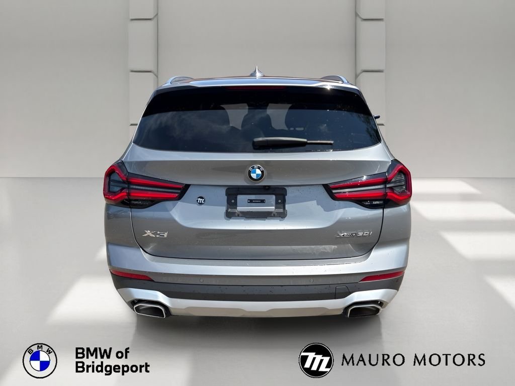 Used 2024 Gray BMW xDrive30i image 5