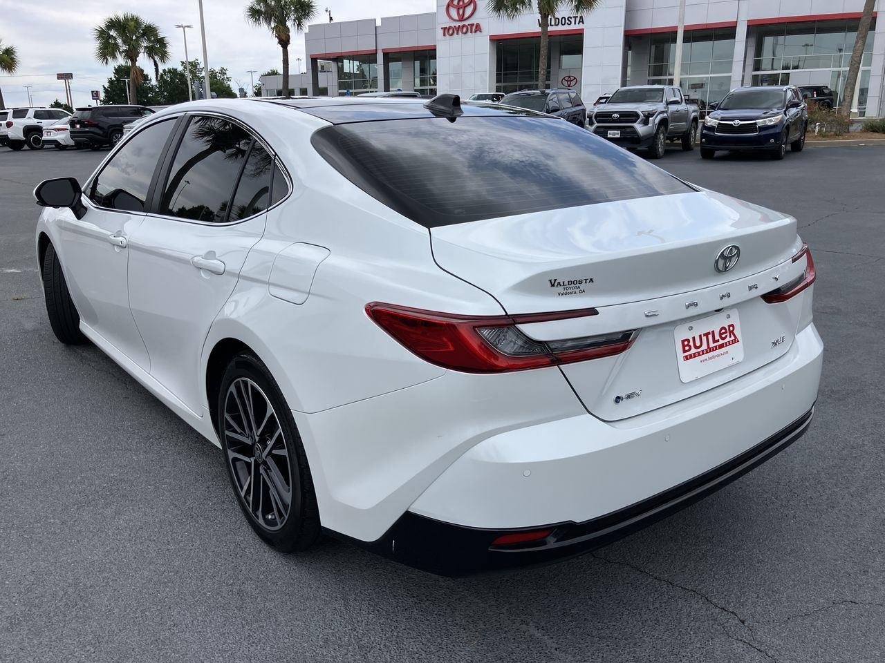 Used 2025 White (Wind Chill Pearl) Toyota XLE image 3