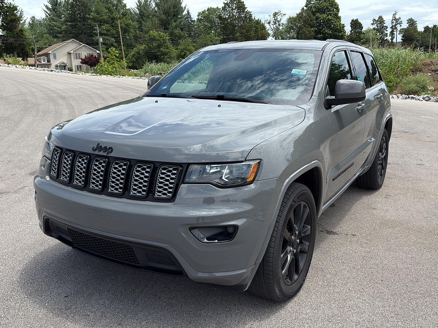 Used 2021 GRAY JEEP LAREDO X 4X4 image 2