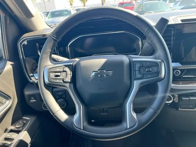 Used 2025 Summit White Chevrolet LT Trail Boss image 16