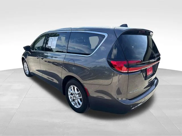 Used 2023 Gray Chrysler Touring L image 6
