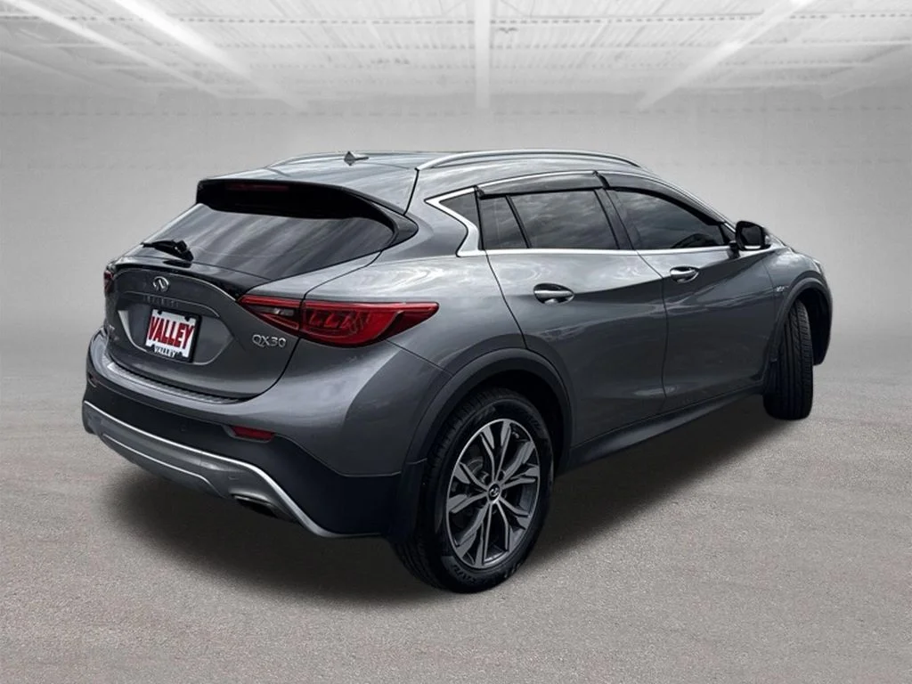 Used 2017 Graphite Shadow INFINITI Premium image 52