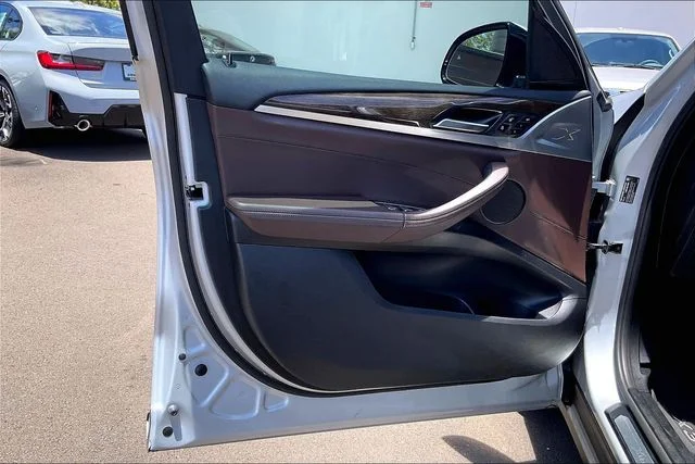 Used 2020 Glacier Silver Metallic BMW sDrive30i image 23