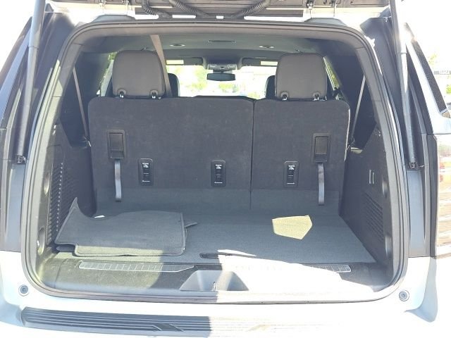 Used 2025 Gray Chevrolet Z71 image 32