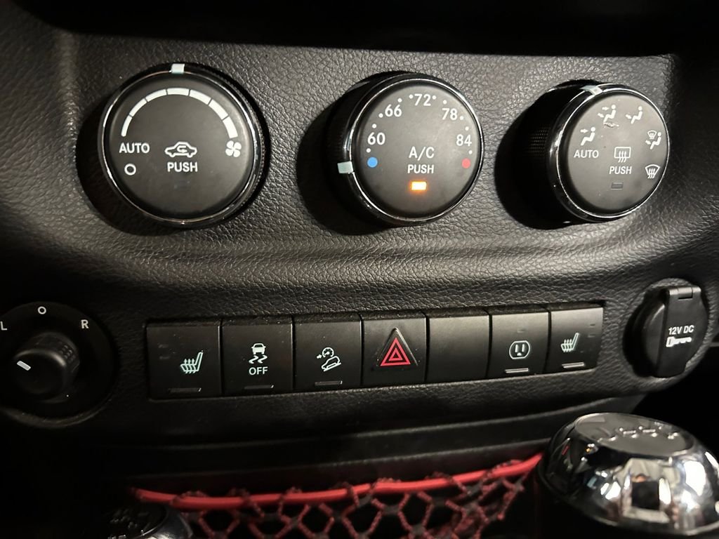 Used 2017 Silver Jeep Unlimited Rubicon Recon image 29