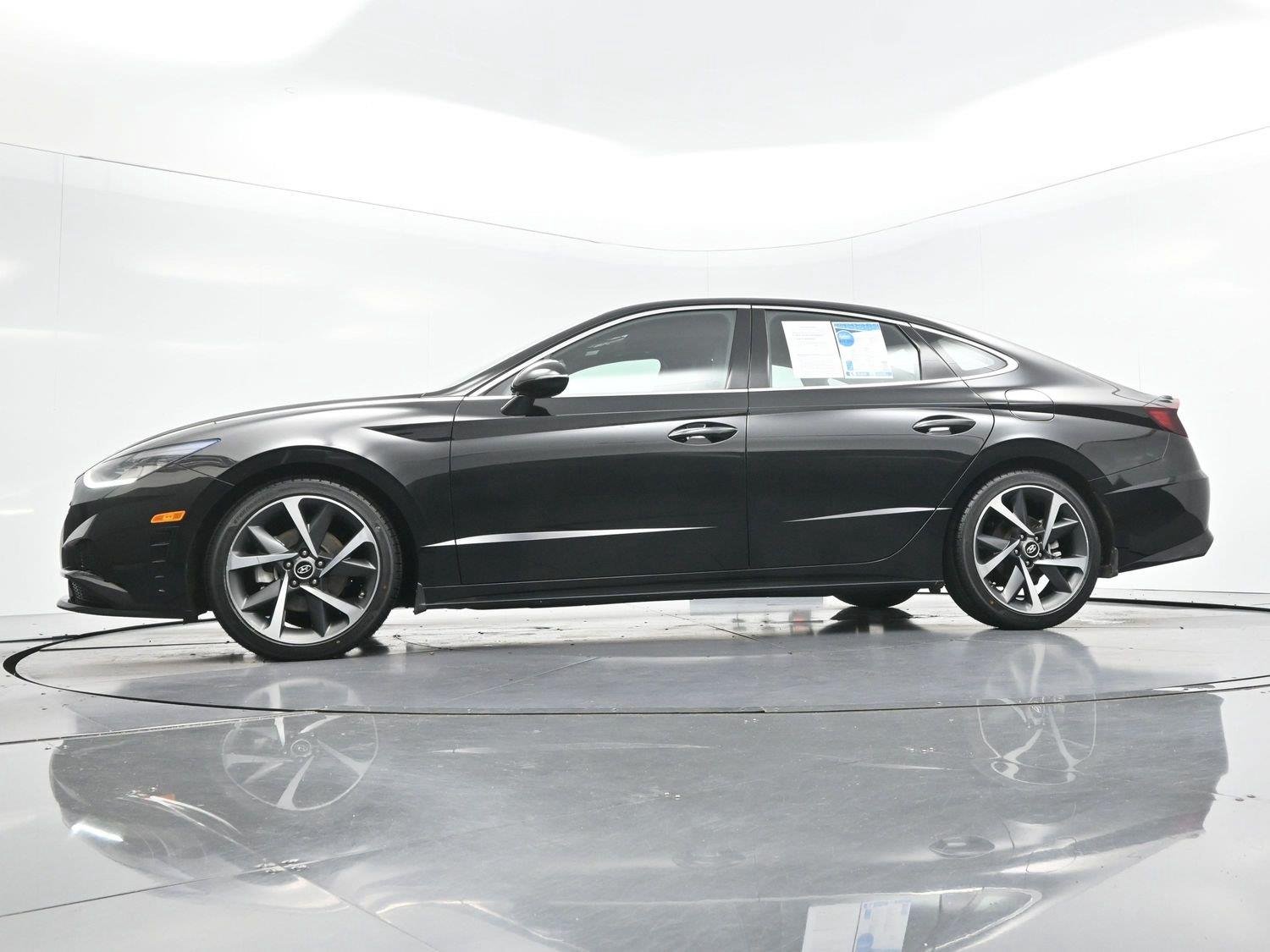 Used 2022 Phantom Black Hyundai SEL Plus image 48