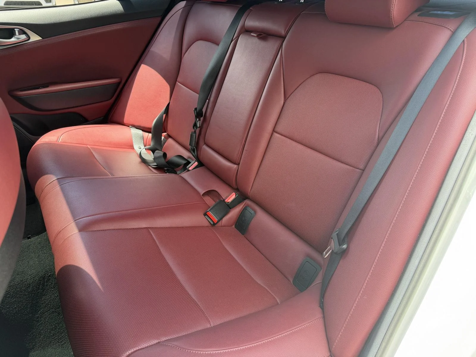 Used 2022 Snow White Pearl Kia GT1 image 18