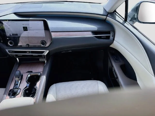 Certified Used 2026 White Pearl Lexus RX 350 Premium+ image 19