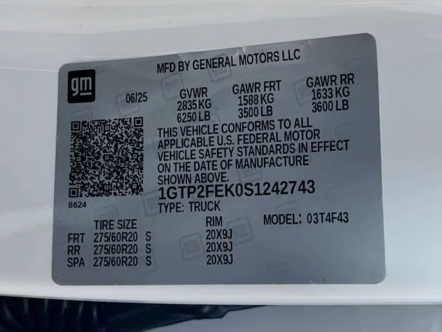 Used 2025 White GMC Denali image 10