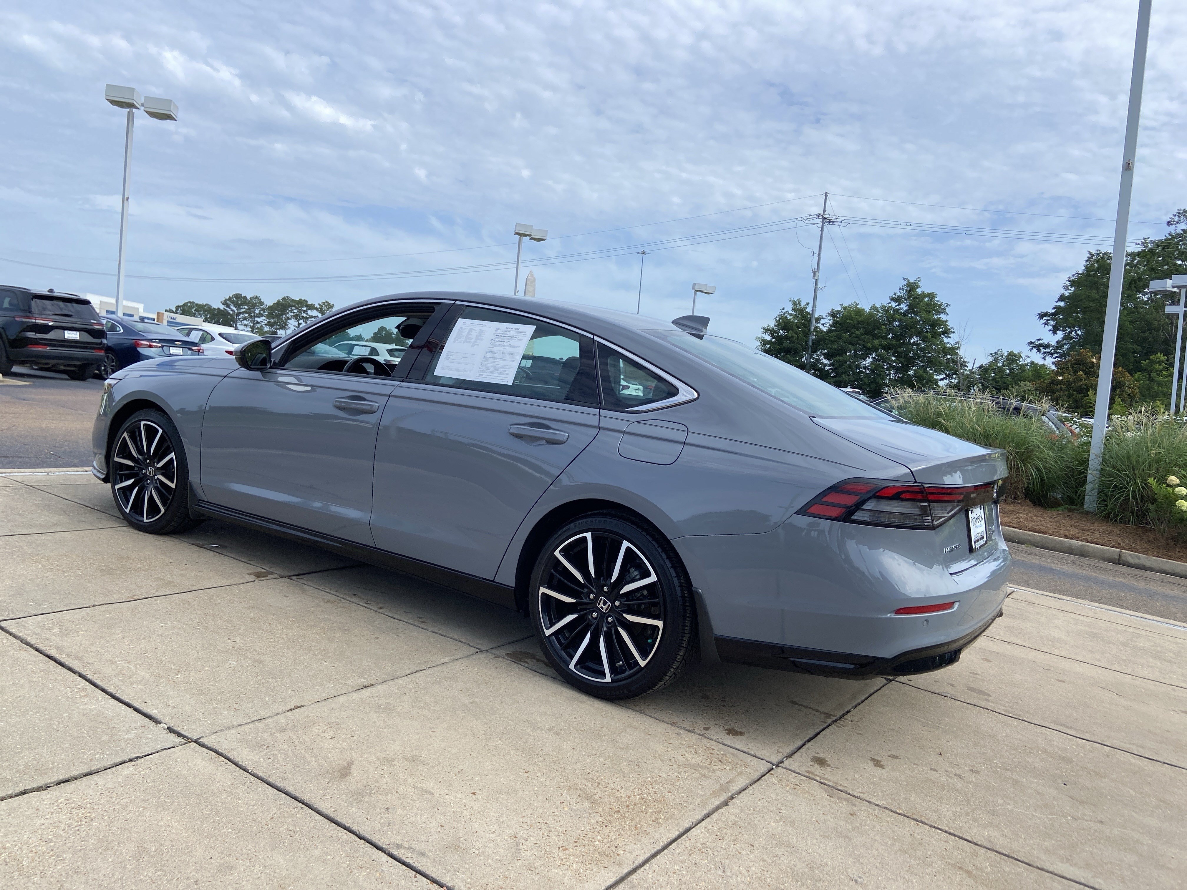Used 2023 Urban Gray Pearl Honda Touring image 8