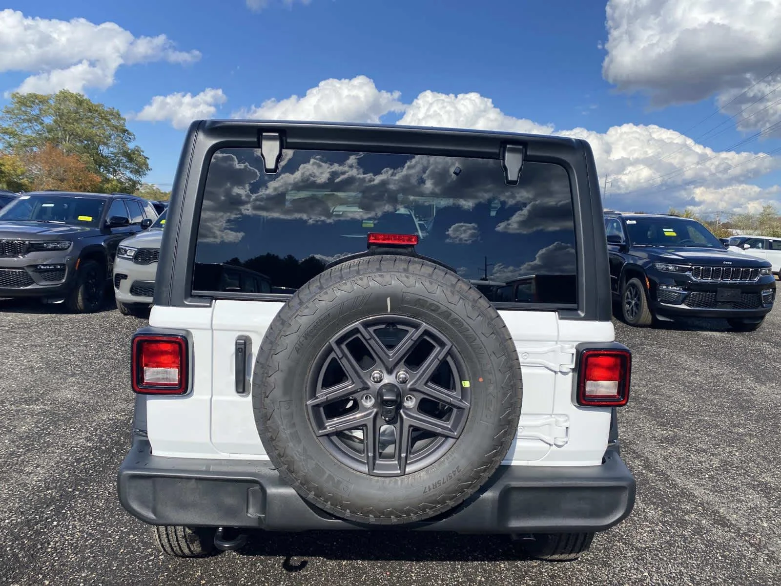 New 2026 Bright White Clear-Coat Exterior Paint Jeep Sport S image 4