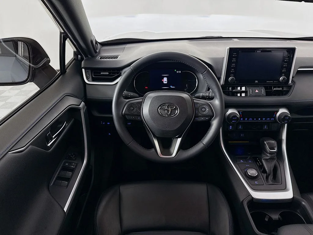 Used 2019 Magnetic Gray Metallic Toyota XSE image 23