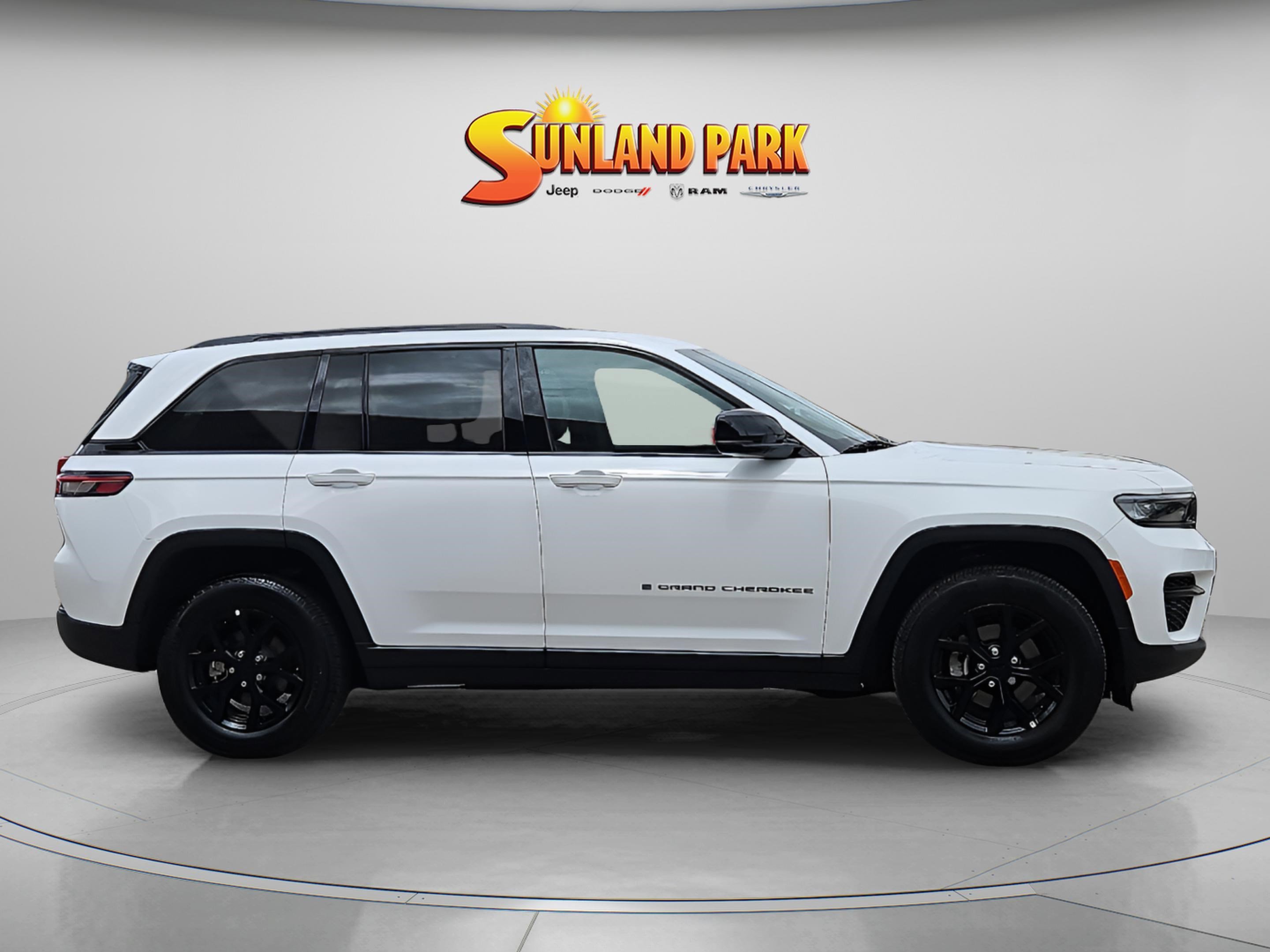 Used 2024 Bright White Clearcoat Jeep Altitude X image 6