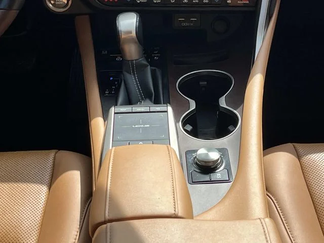 Used 2022 White Lexus 350 image 17