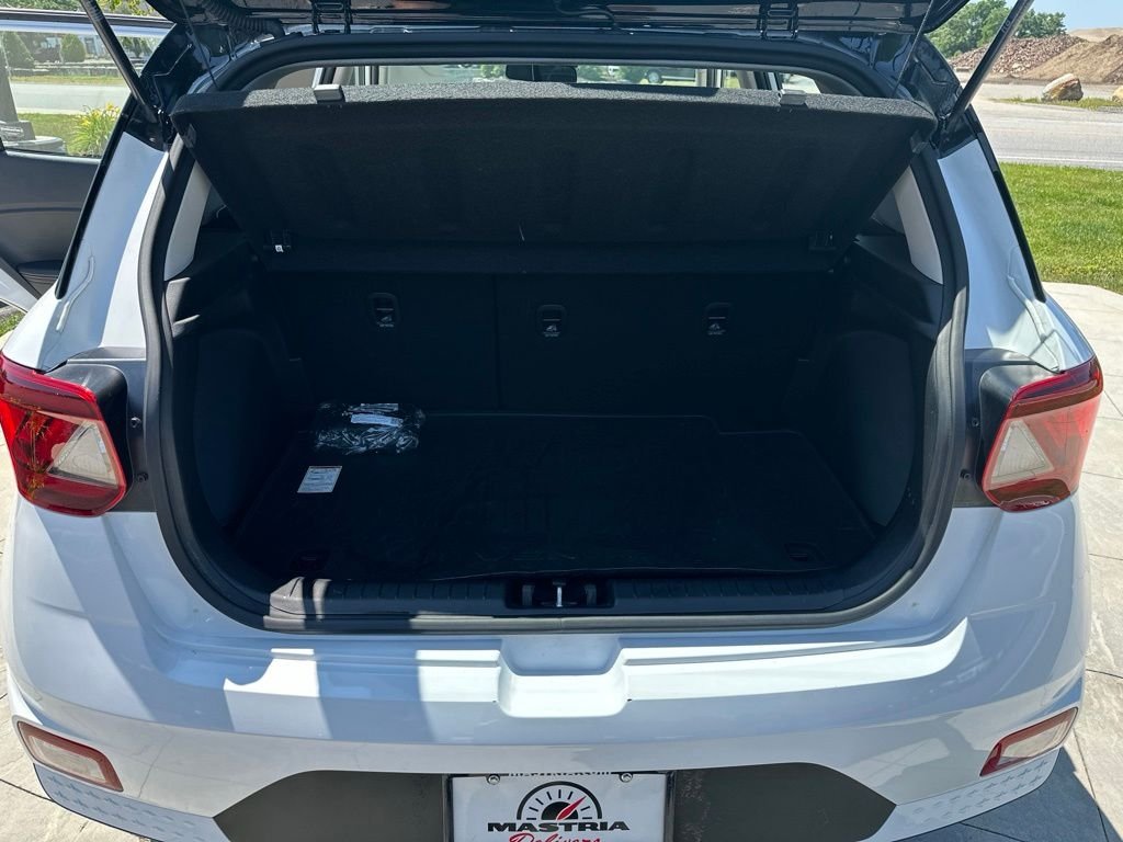 Used 2023 White Hyundai Limited image 23