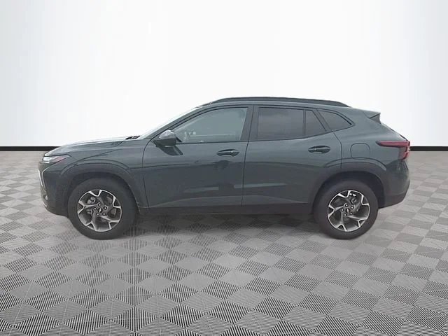 Used 2025 Gray Chevrolet LT image 4