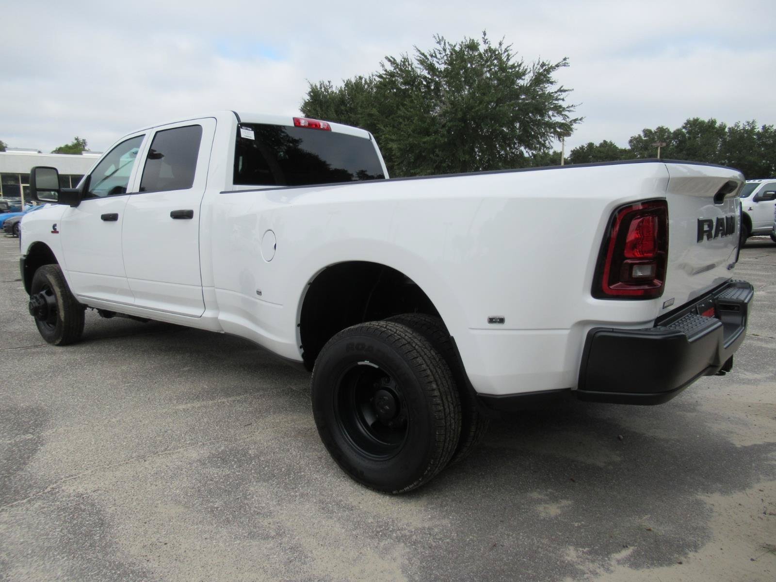 New 2027 Bright White Clear-Coat Exterior Paint RAM Tradesman image 5