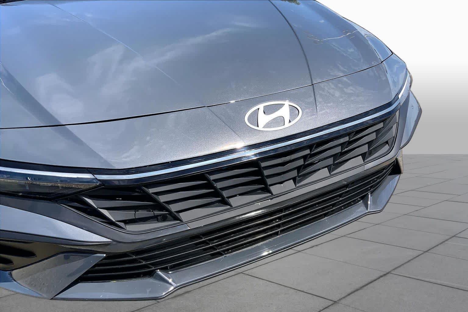 Used 2026 Ecotronic Gray Hyundai SEL Sport image 28
