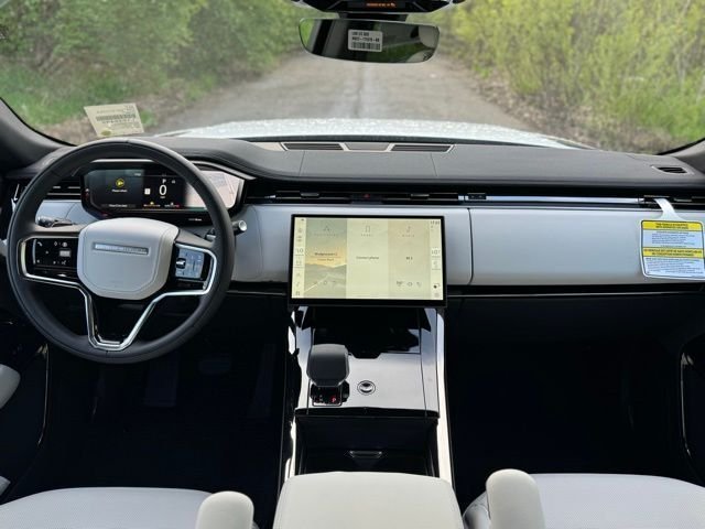New 2026 Ostuni Pearl White LAND ROVER SE image 21