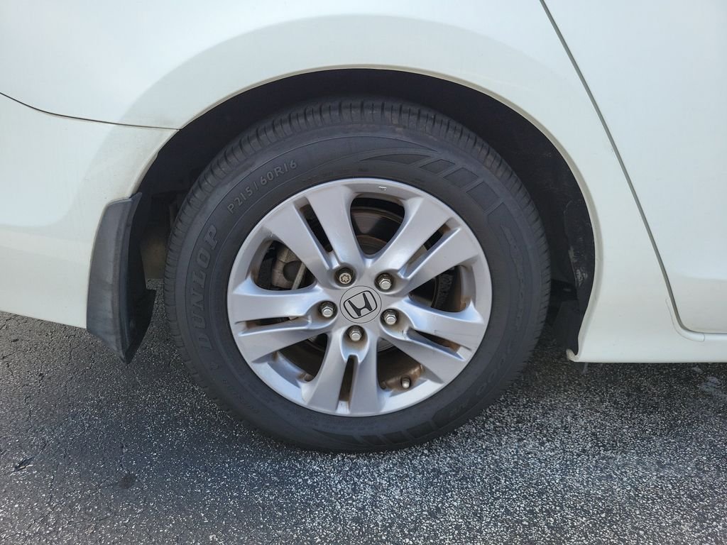 Used 2012 White Orchid Pearl Honda SE image 11
